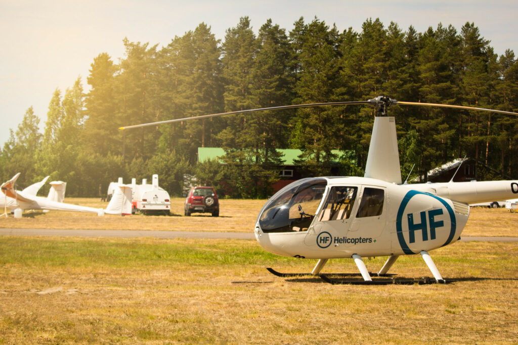 Helikopterista kuva Räyskälän ilmailukeskuksessa